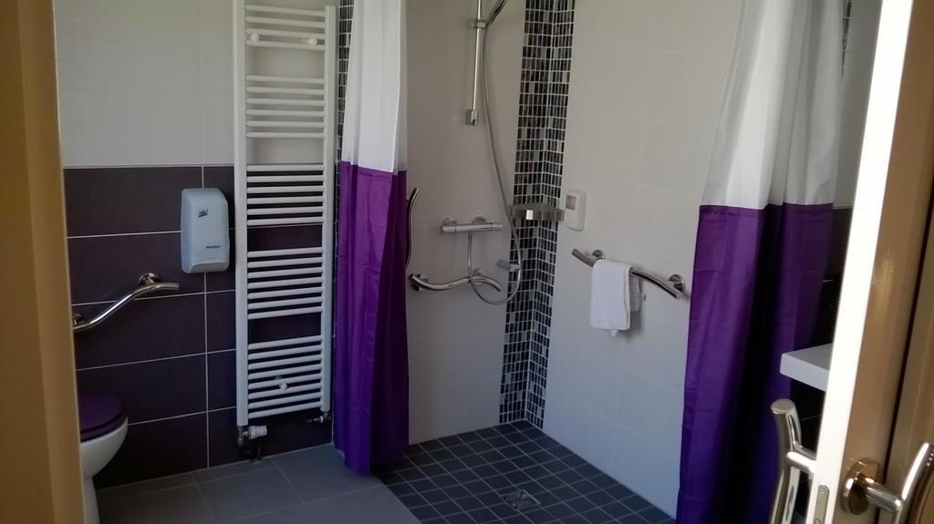 Contact Hotel Du Cerf Chateau-Gontier Room photo